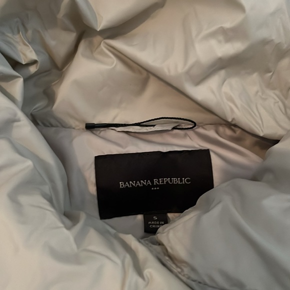 Banana Republic Funnel Neck Puffer Jacker NWT size S oversized. - Picture 7 of 8